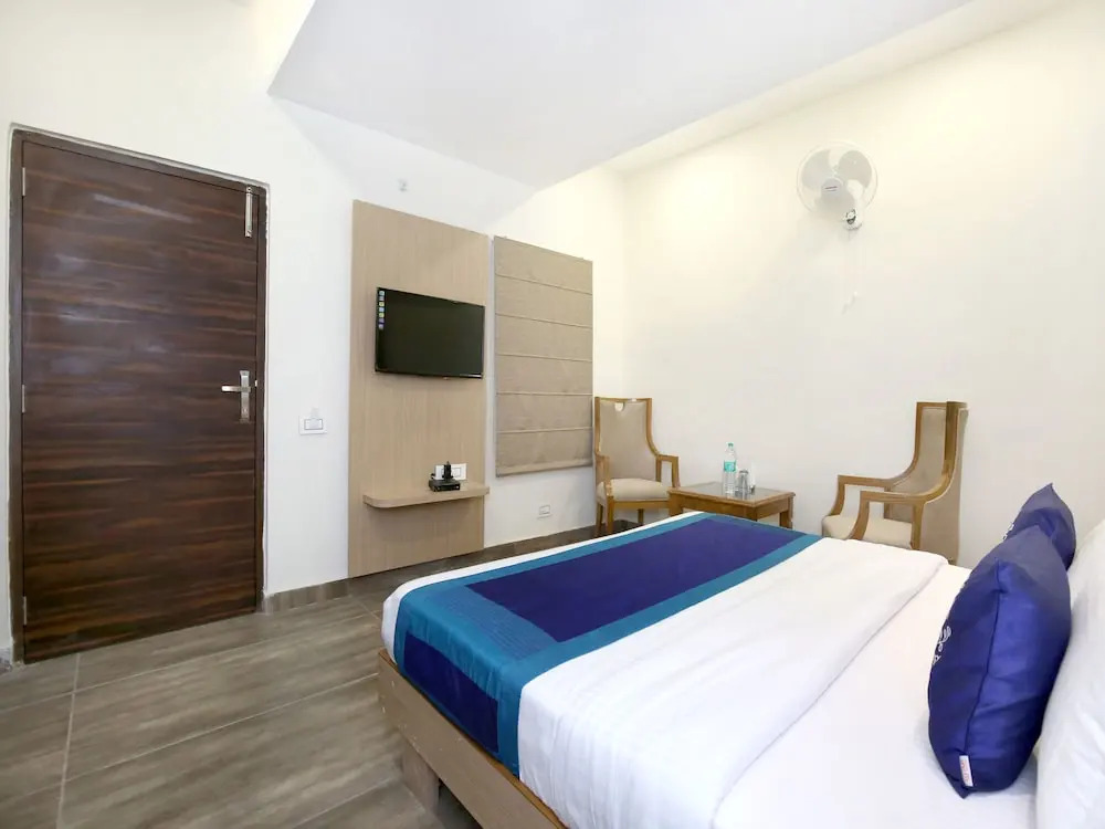 OYO 9986 Hotel Hashtag