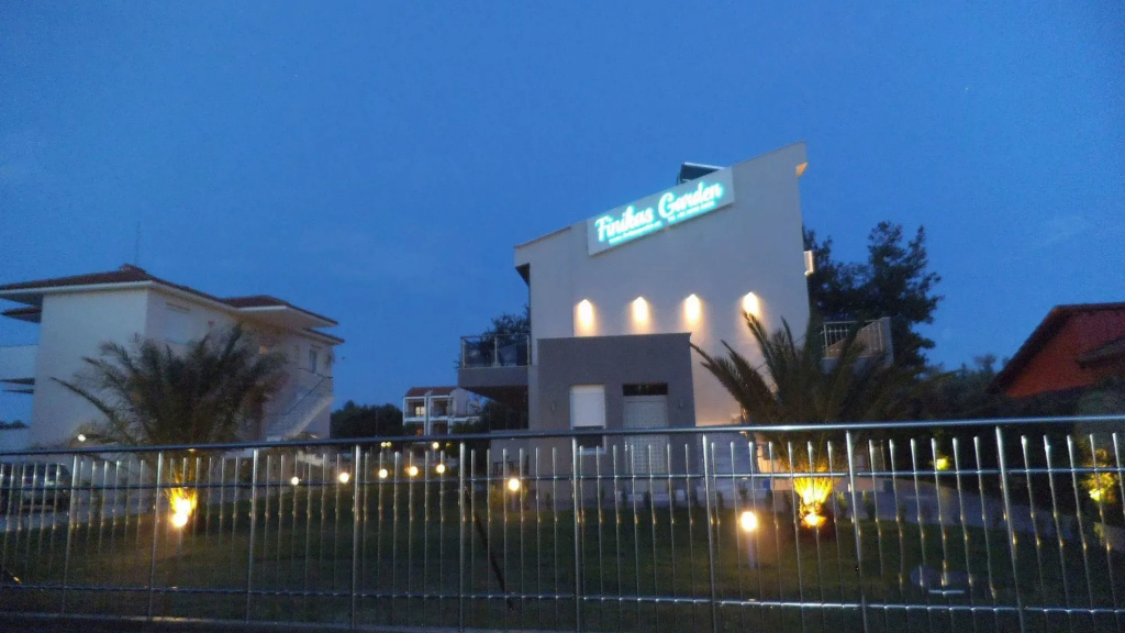 Finikas Garden Beach Resort Nikiti