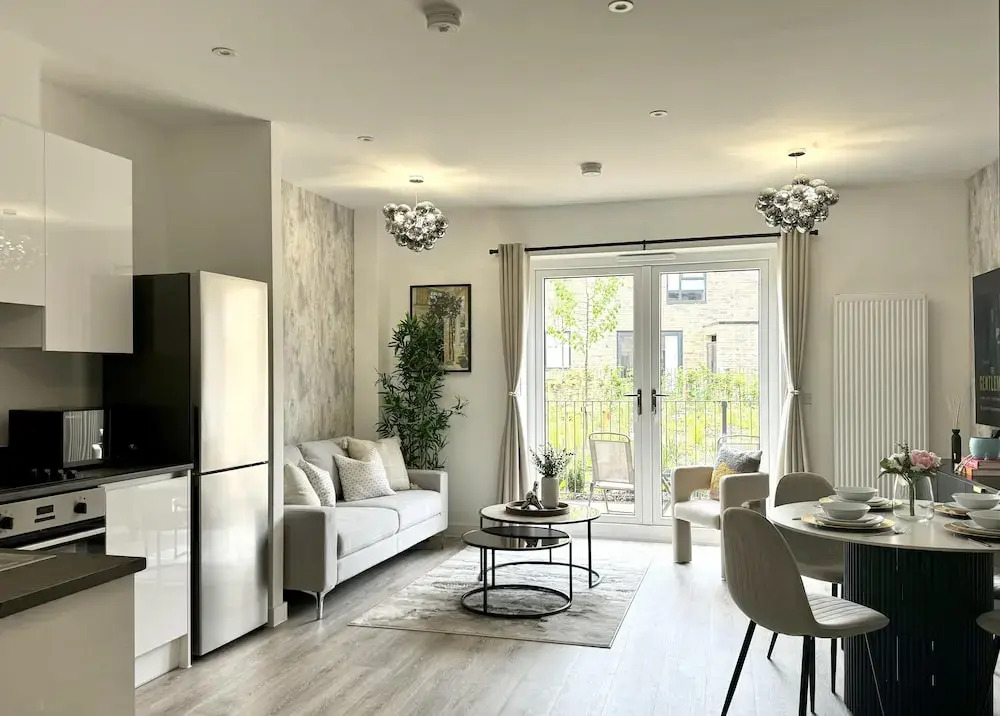 Apricot House- Cozy 2 Bedroom House in Birmingham