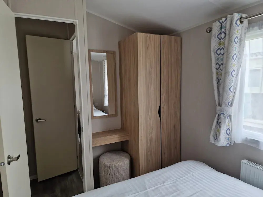 Welcoming 3 Bedroom Caravan 2 Min Walk to Beach