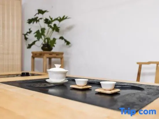 Lawn | Juean Caoping Dujia Garden Homestay (Erhai Longkan Wharf)