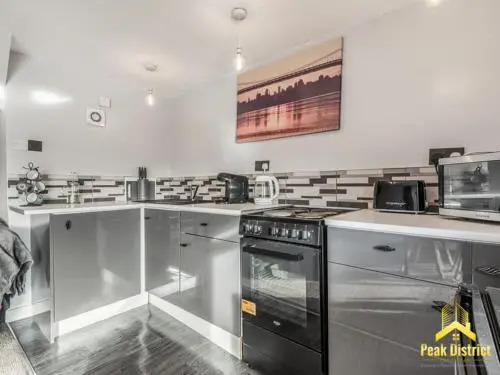 30a Peak Mews