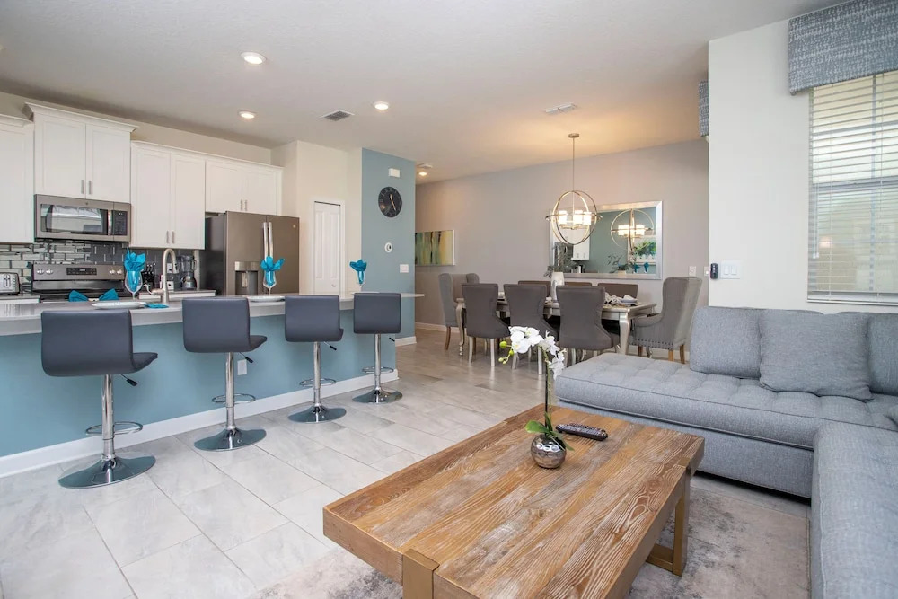 Ravishing Four Bd w Pool Close to Disney 4947