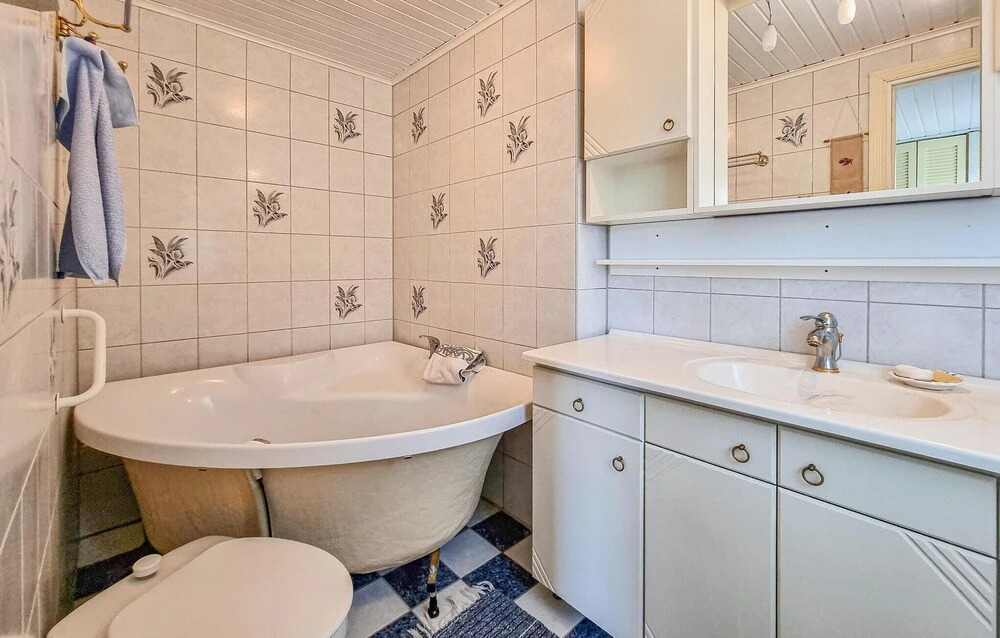 3 Bedroom Lovely Home In Munkedal