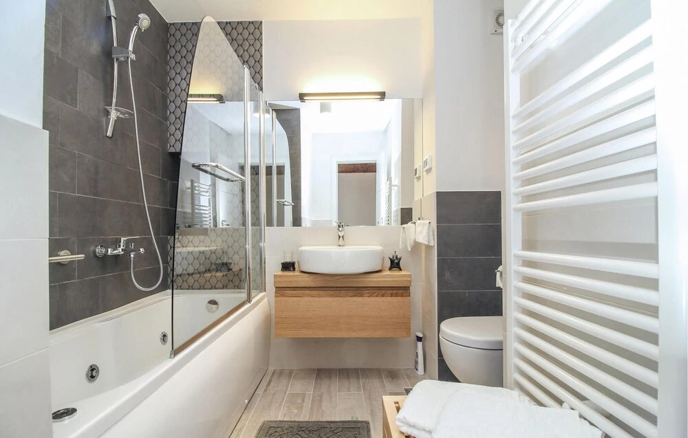 Awesome Home in Bale With 3 Bedrooms and Wifi