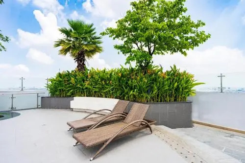KIRAKUAN PARKVIEW 2BR Pool/Gym/Balcony
