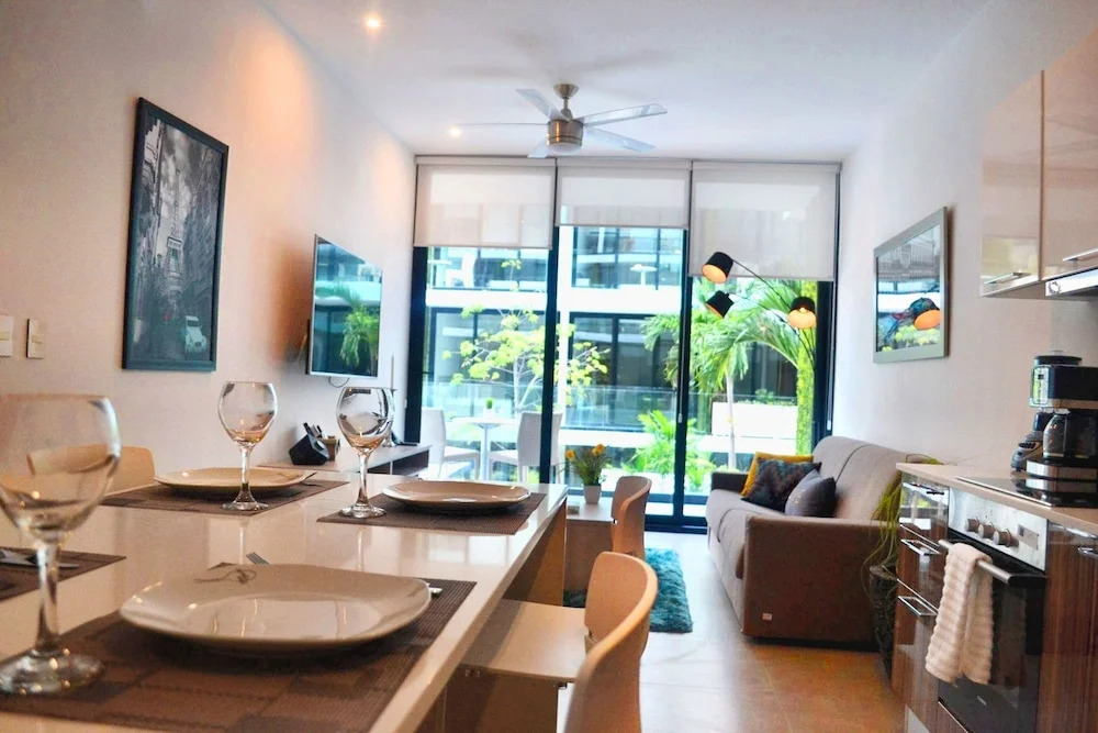 Modern Department With the Best Location, Skybar & Gym