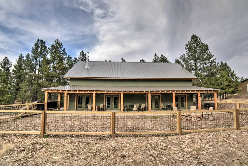 Family Home w/ Fire Pit & Grill ~ 1 Mi to Slopes!