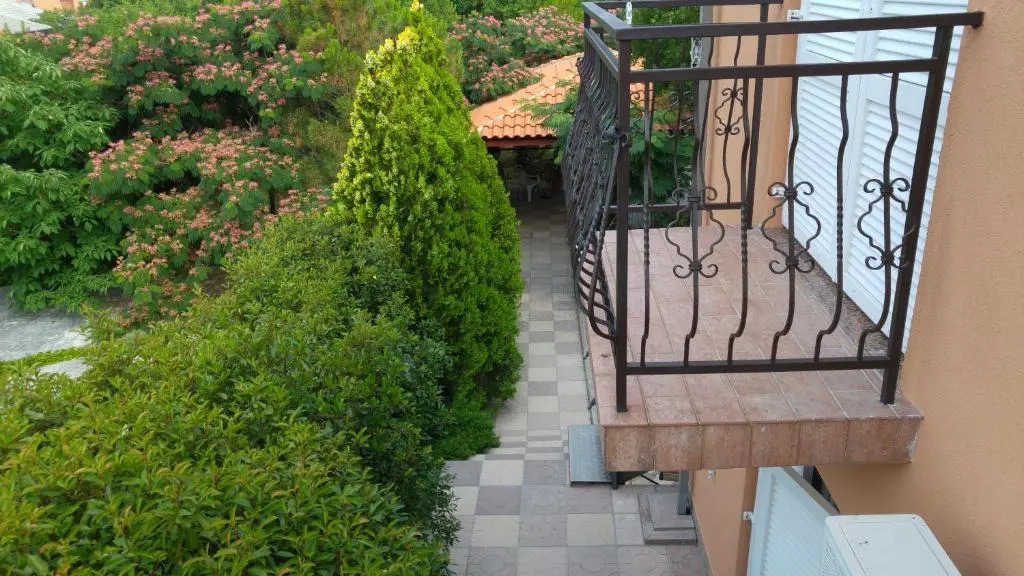 Apartments Eden