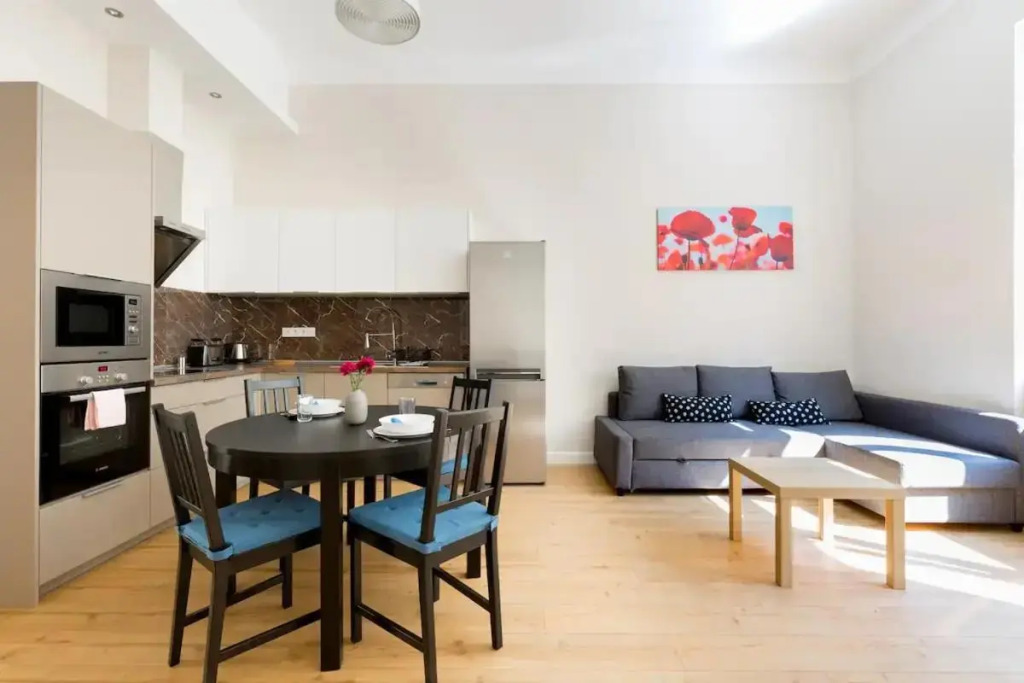 Westend Center Apartment-Prime Location