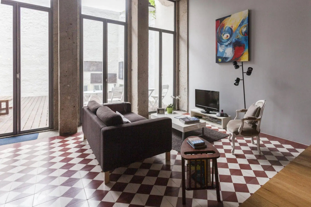 6Only Guest House