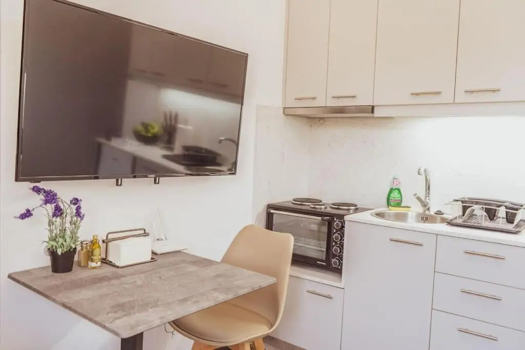 Downtown Sunny Apartment