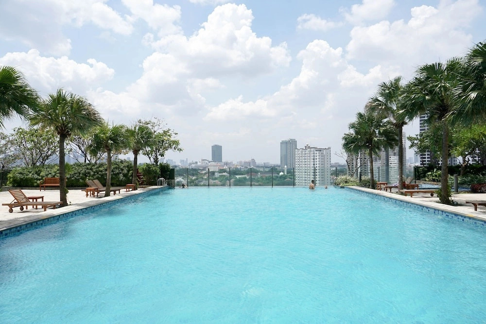 Comfy Luxurious 3BR Gandaria Heights Apartment