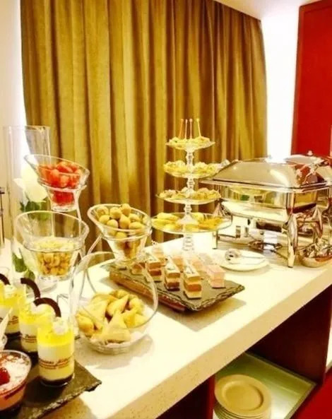 Iris Orchard All Suites Hotel (Tangshan Convention Center)