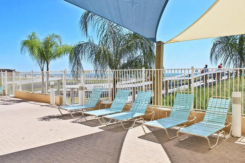 San Carlos 409 by Youngs Suncoast