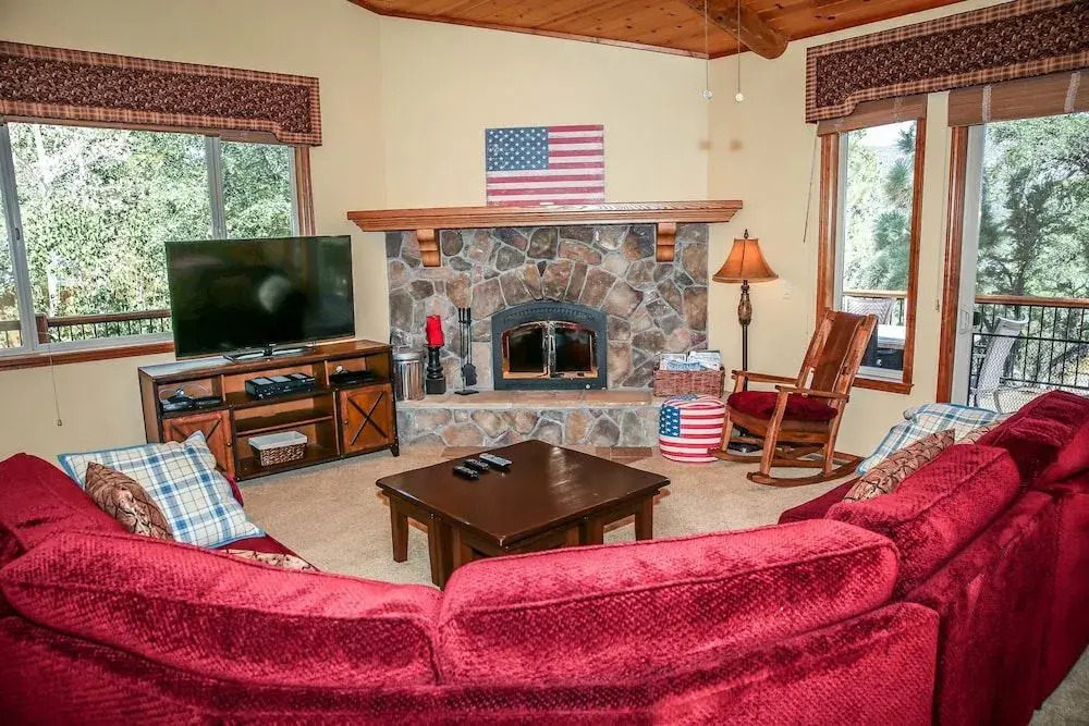 Edgehill Escape - 3 Br home by RedAwning