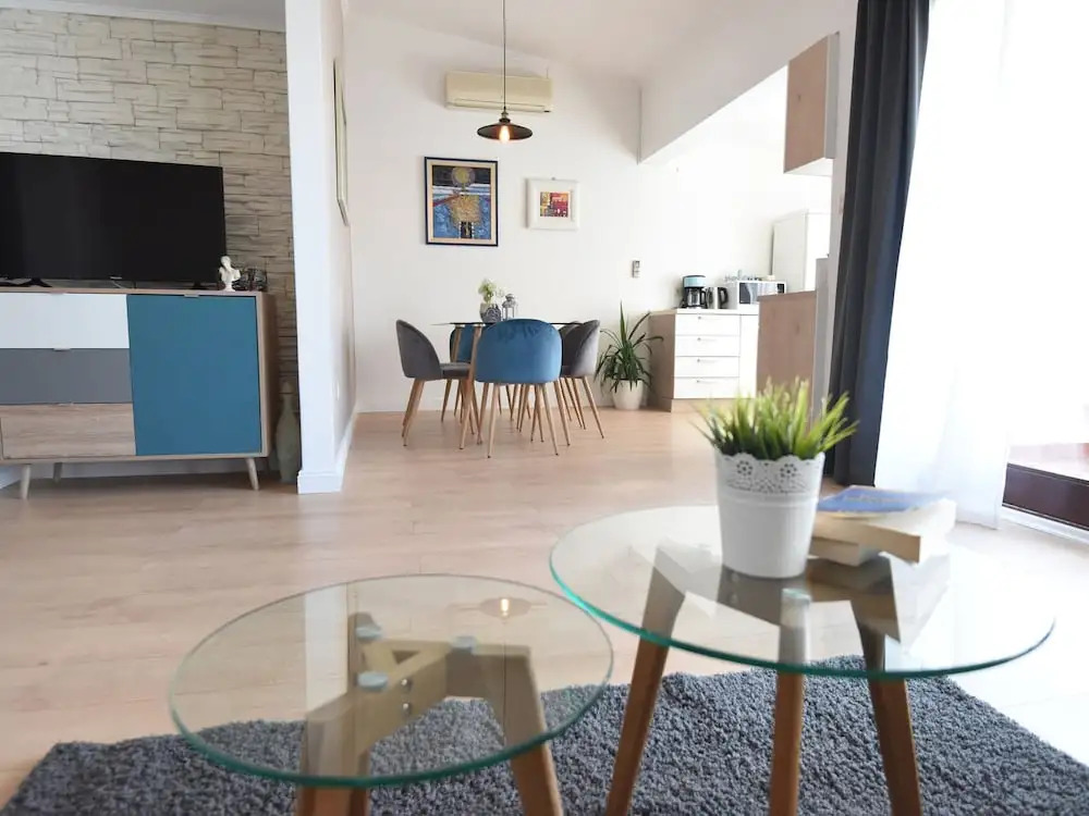 Apartment in Maslenica With Terrace