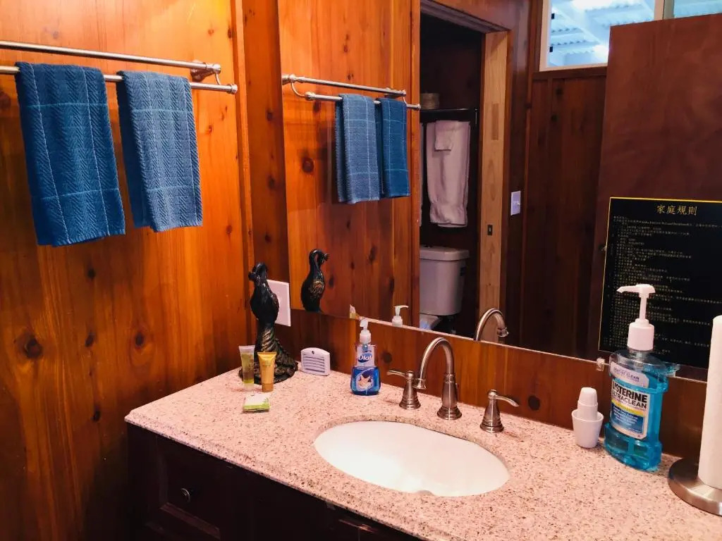 Aloha Junction Guest House - with 5 Private Suite 1-Mile from HVNP