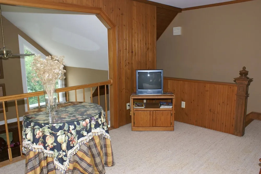 Moss 3 Bedrooms 2.5 Bathrooms Home