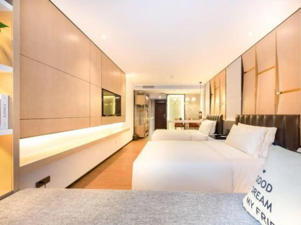 5 Hotel