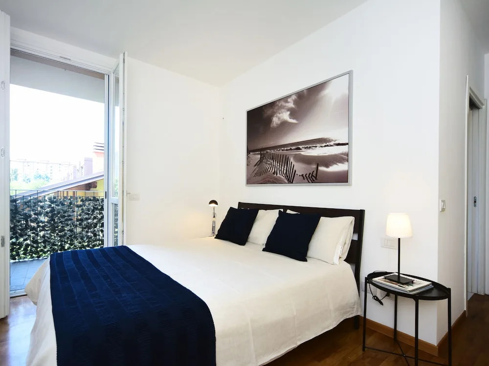 Urban District Milan Navigli With Terrace