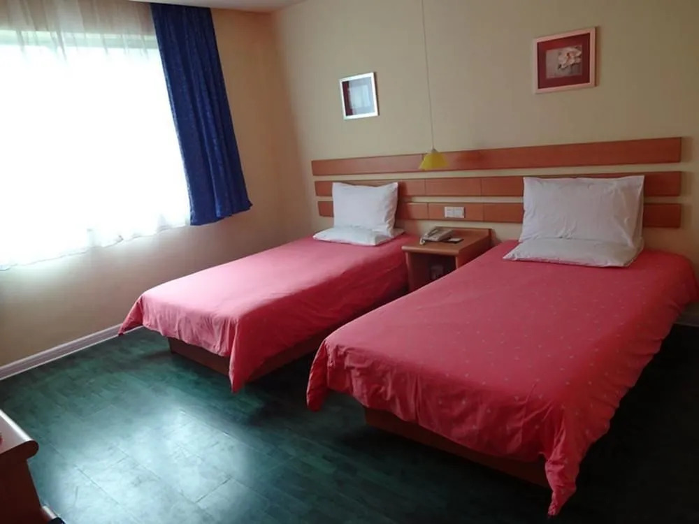 Home Inn Sanya Jiefang Third Road Pedestrian Street