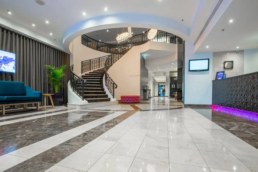 Russell St. Hotel Apartment