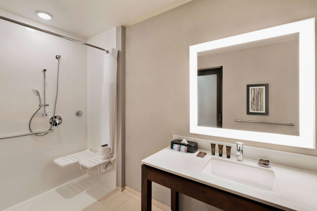 Courtyard by Marriott Seattle SeaTac Airport