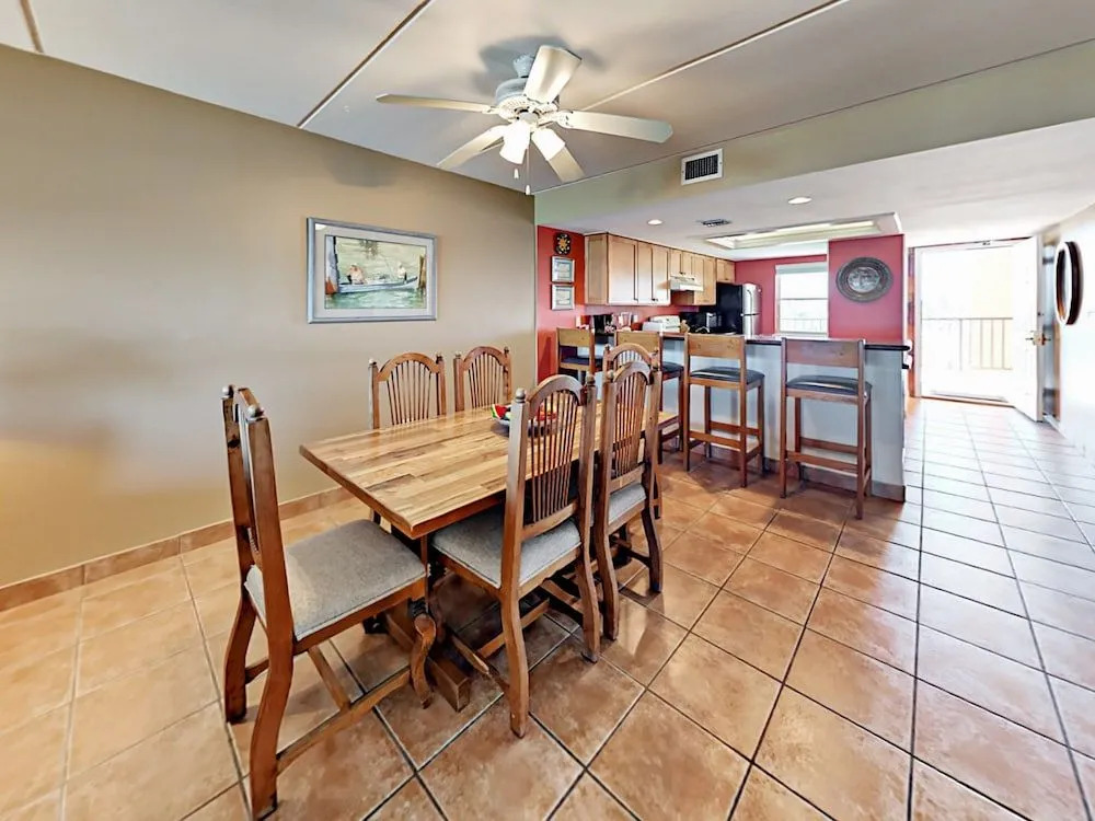 4400 Gulf Blvd Condo Unit 402
