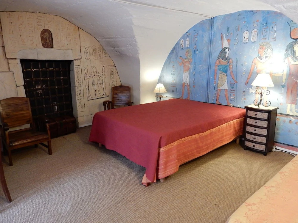 Nice Apartment in a Unique Location Near the Village of La Garde-adhémar
