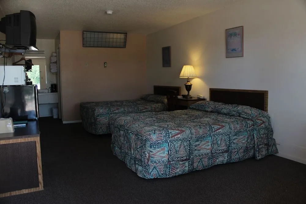 The Lake House Inn