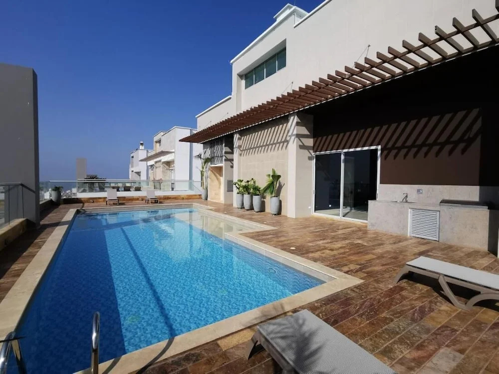 Condo 1705