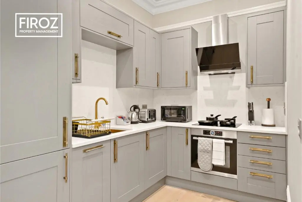 Premium 1 Bed 1 Bath Apartments For Corporates By Redwood Stays