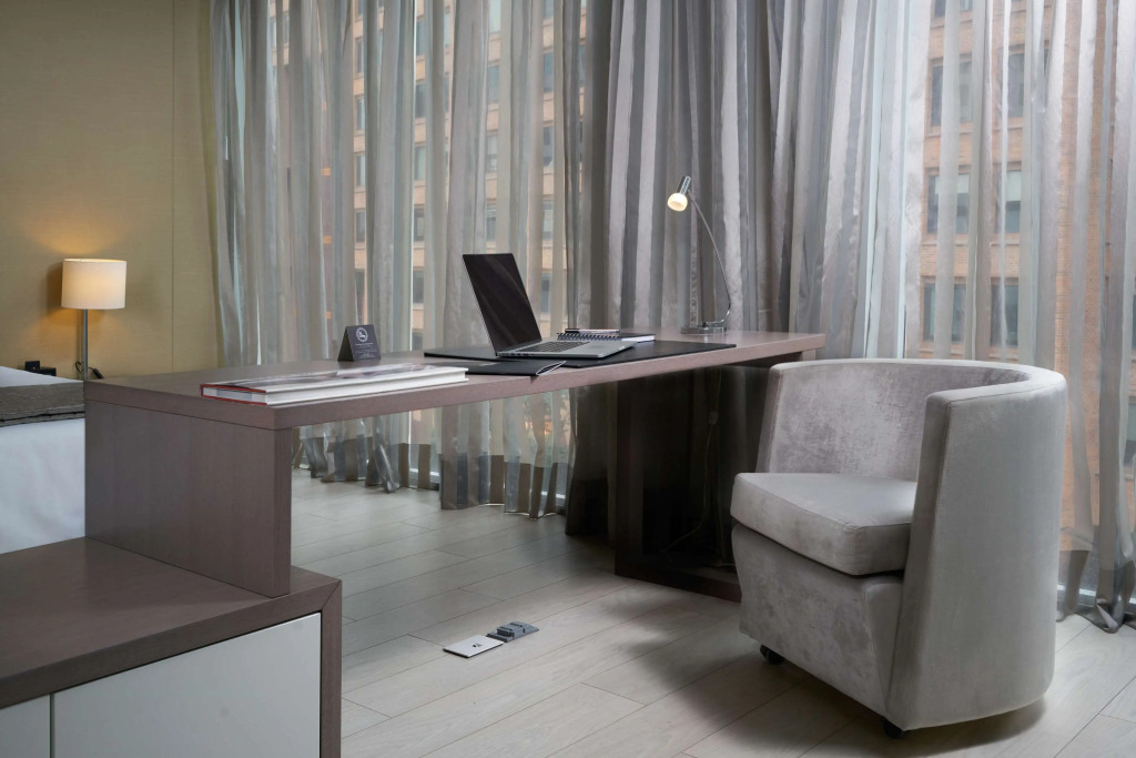 Hotel 100 Luxury Suites by Preferred