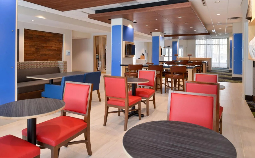 Holiday Inn Express & Suites - Ottumwa by IHG