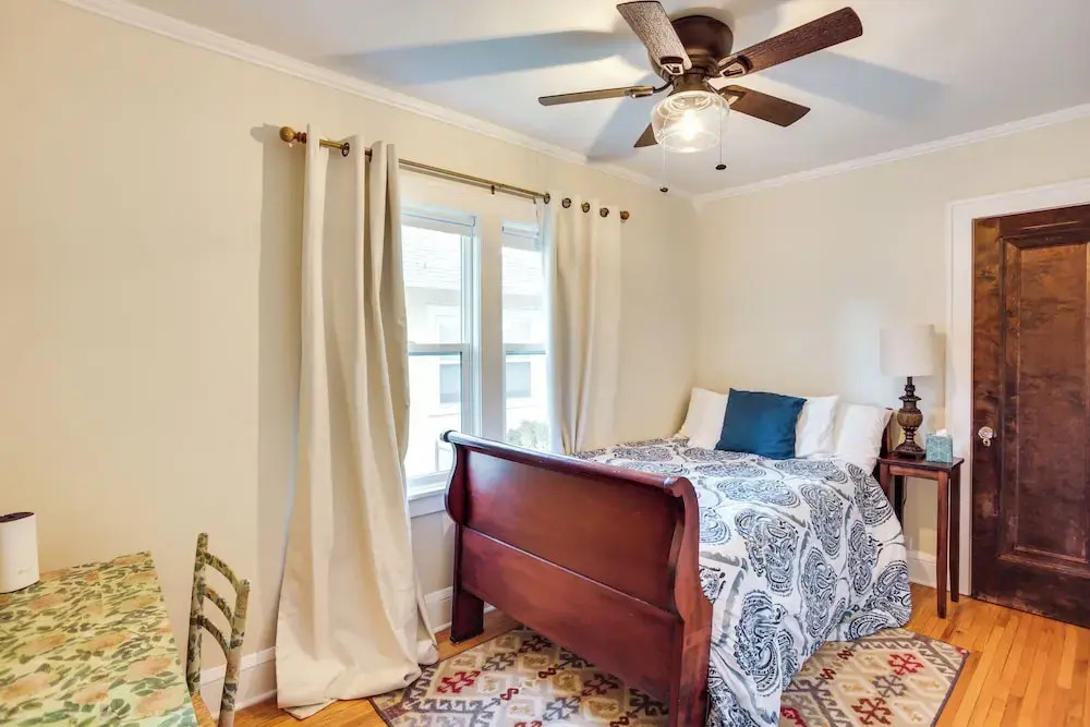 5 Mi to Mall of America: South Minneapolis Home