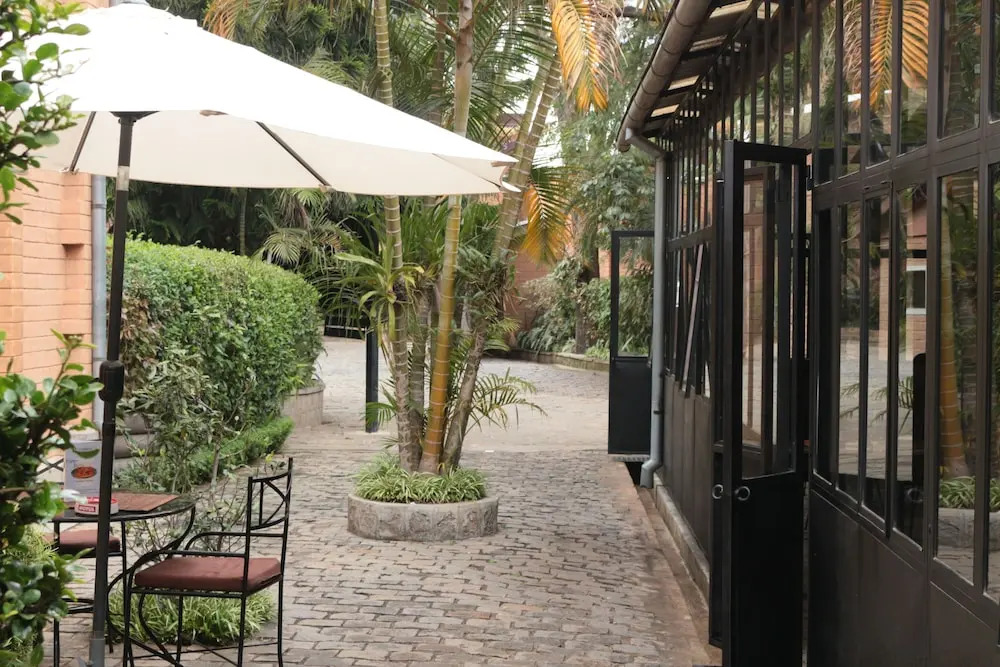 Hôtel Restaurant LE COMBAVA