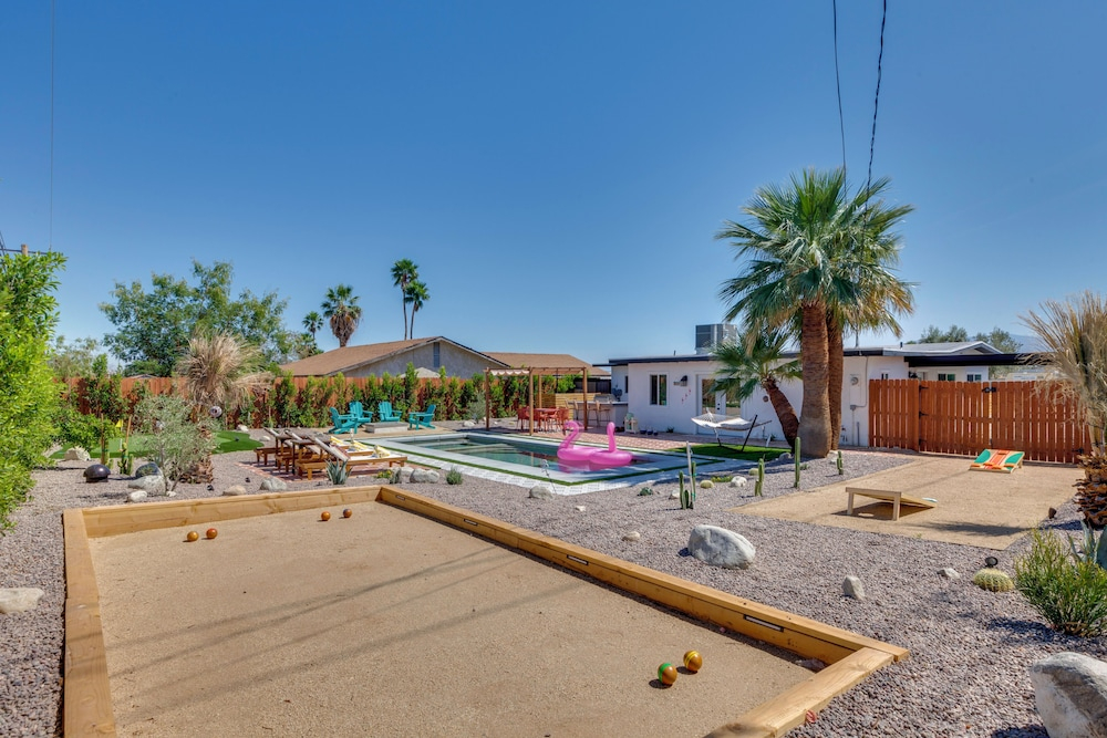 Yard Games, Outdoor Kitchen: Palm Springs Retreat!
