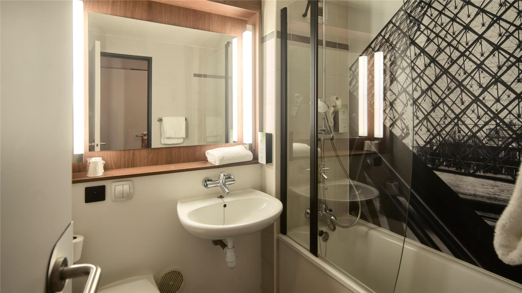 Campanile PRIME - Paris Bobigny