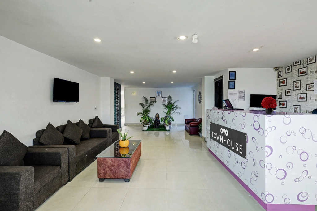 Super Townhouse Tipsyy Near Bestech Central Square Mall
