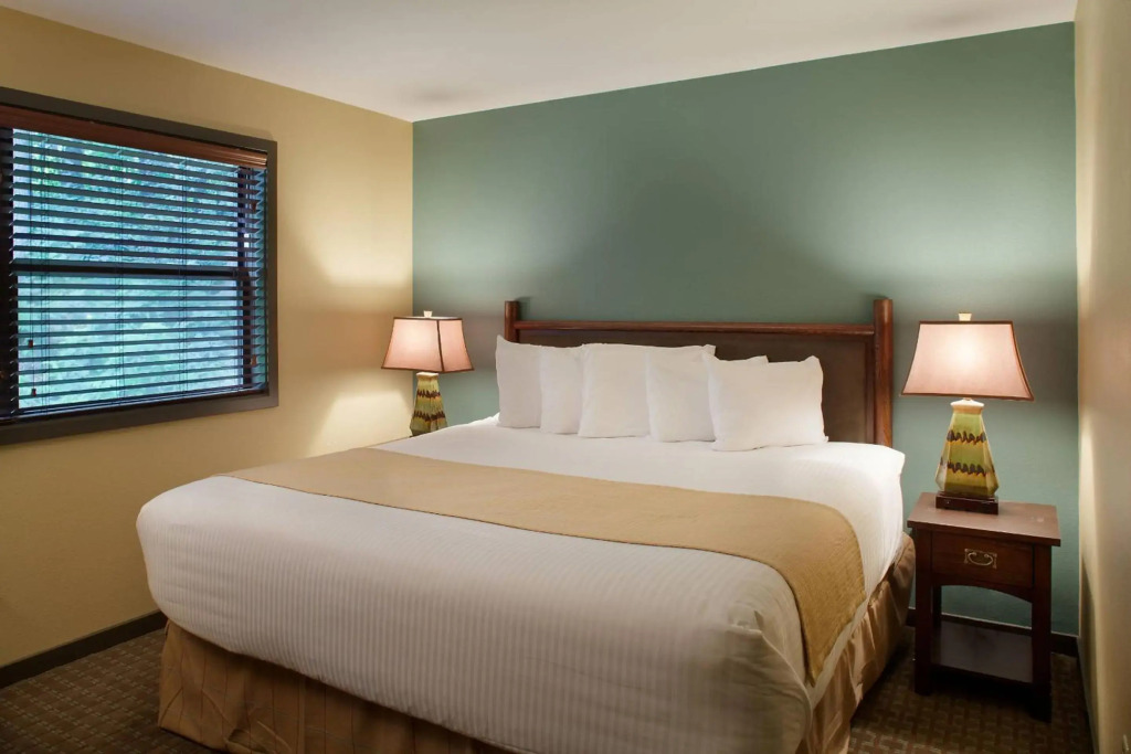 Hilton Grand Vacations Christmas Mountain Village Wisconsin