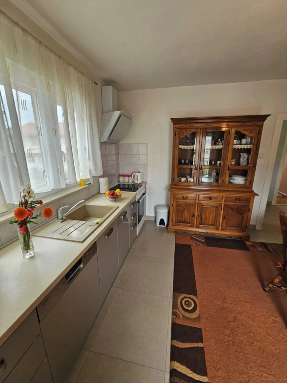 Oleander, Three-bedroom Apt in Trogir