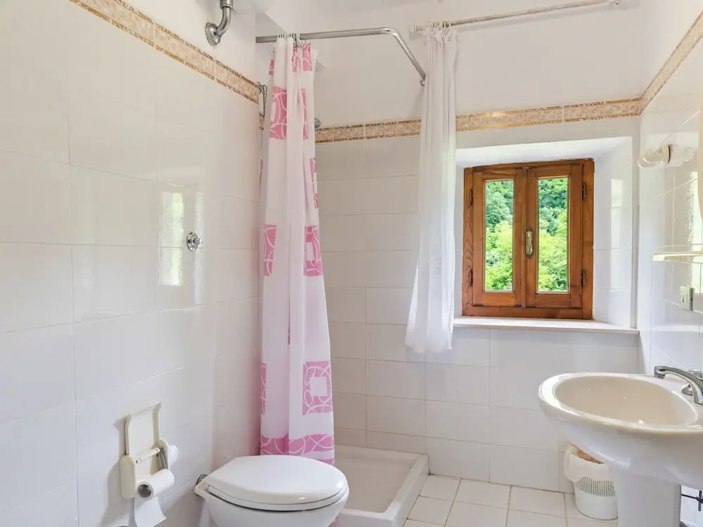 Apartment in Fosciandora With Pool