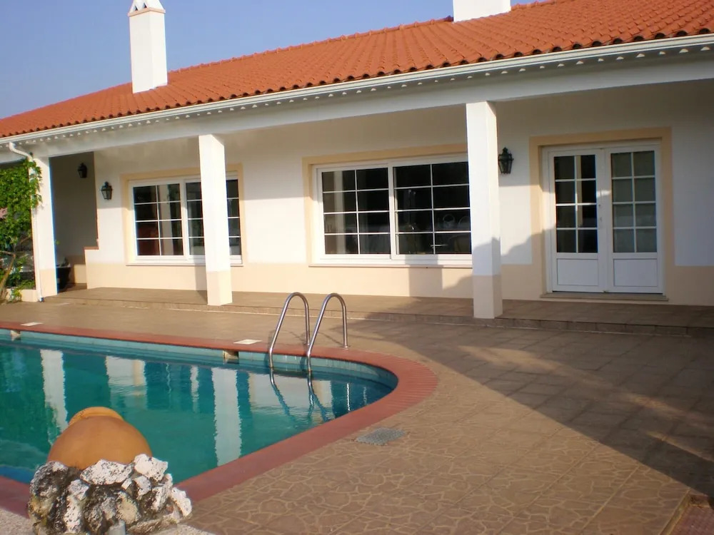 Villa With 3 Bedrooms in Praia do Ribatejo, With Private Pool and Wifi