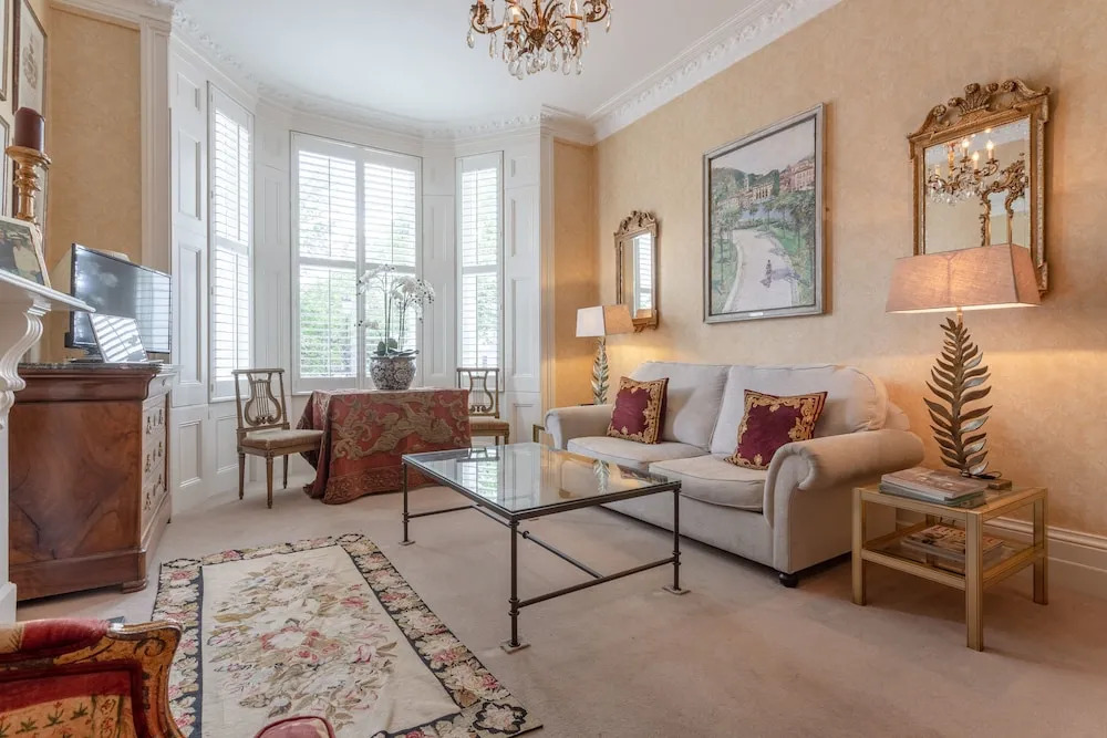 Elegant Apartment in Central Kensington