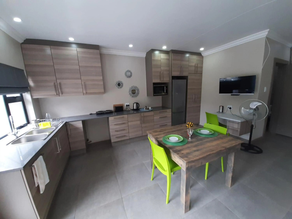 Studio 4 Churchill Lane Apartment