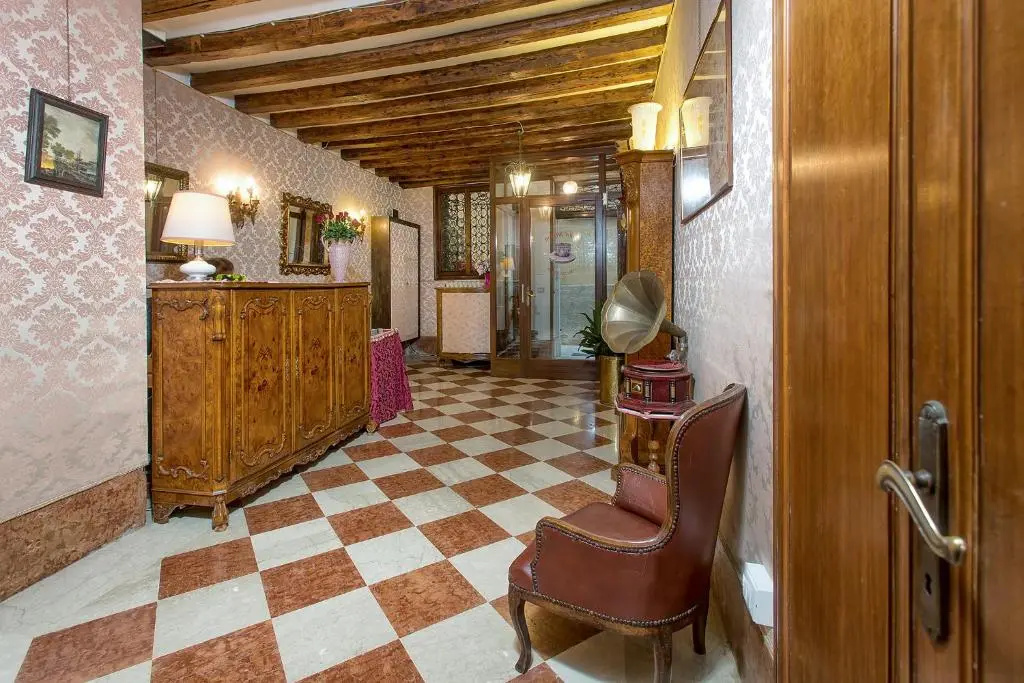 Hotel Mezzo Pozzo