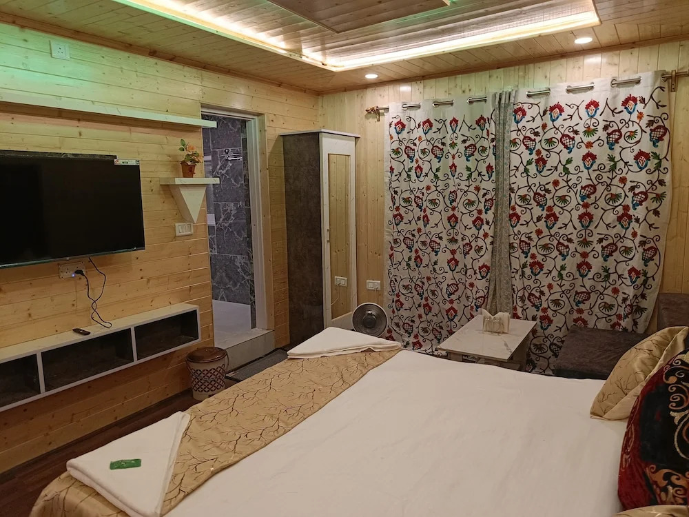 Hotel Pahalgam View