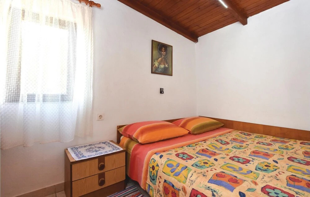 Nice Apartment in Bogomolje With 2 Bedrooms