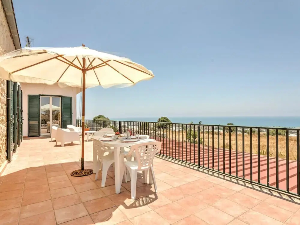 Charming Apartment in Marina di Ragusa With Terrace